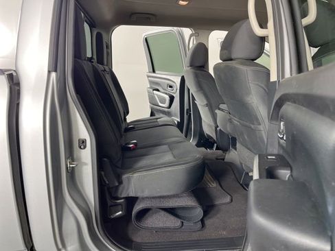 Used 2017 Nissan Titan SV image 43