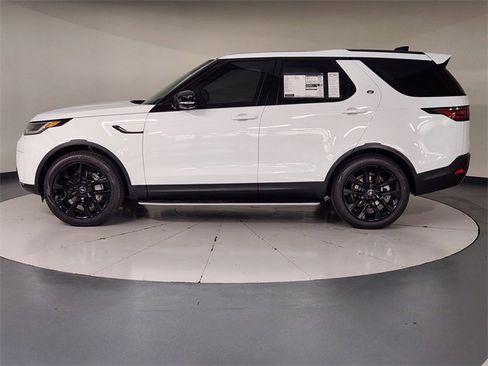 New 2026 Land Rover Discovery S image 5