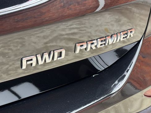 Used 2023 Chevrolet Equinox Premier AWD/4WD image 5