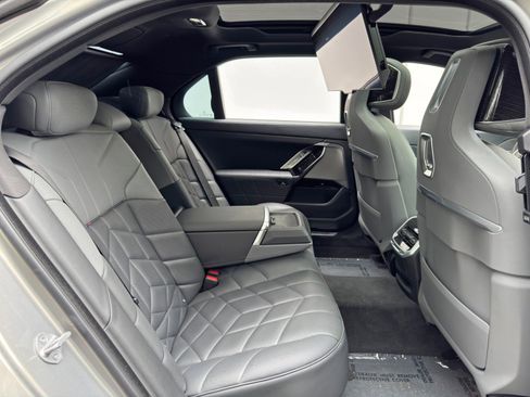 Used 2023 BMW 740i RWD image 52