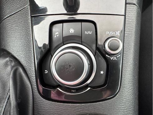 Used 2016 MAZDA MAZDA3 i Sport FWD image 22