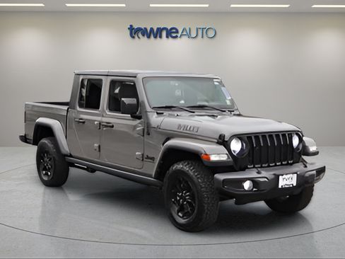 Used 2023 Jeep Gladiator Sport AWD/4WD image 10