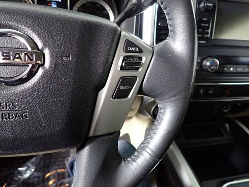 Used 2016 Nissan Titan SL AWD/4WD image 35
