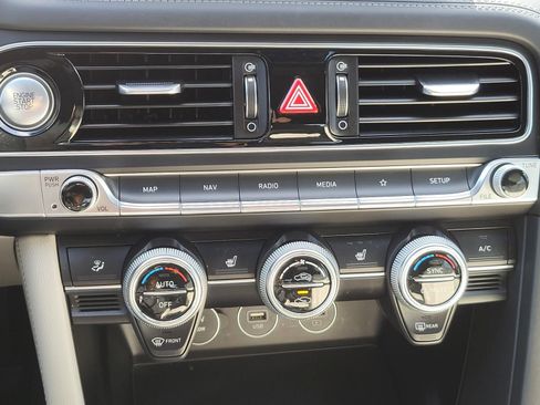 Used 2022 Genesis G70 3.3T image 28