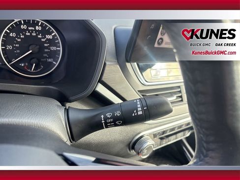 Used 2024 Nissan Altima 2.5 SV w/ SV Premium Package image 15