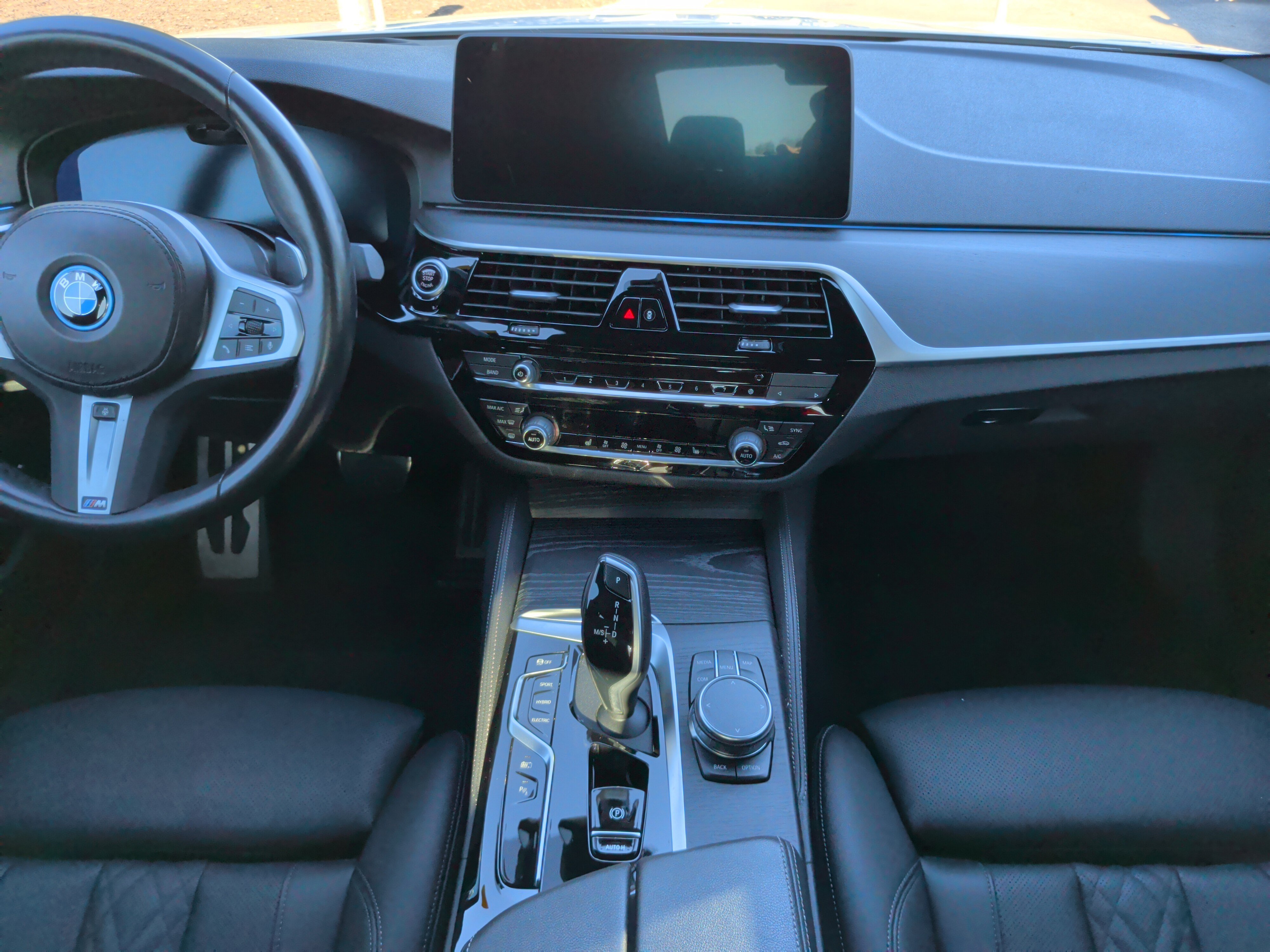 Used 2023 BMW 530e xDrive w/ Premium Package AWD/4WD image 34