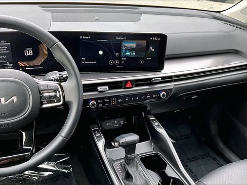 Used 2024 Kia Sorento EX w/ Panoramic Sunroof Package image 6