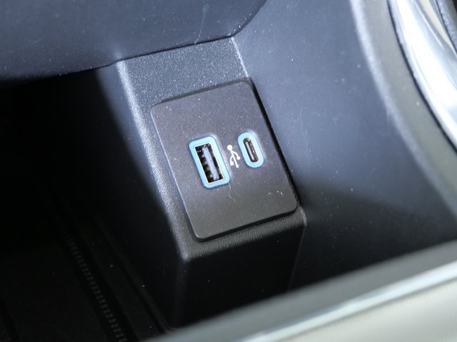 Certified 2023 Ford Edge Titanium AWD/4WD image 32