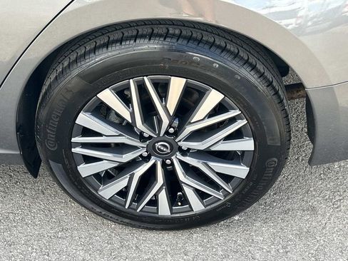 Used 2025 Nissan Altima 2.5 SV image 13