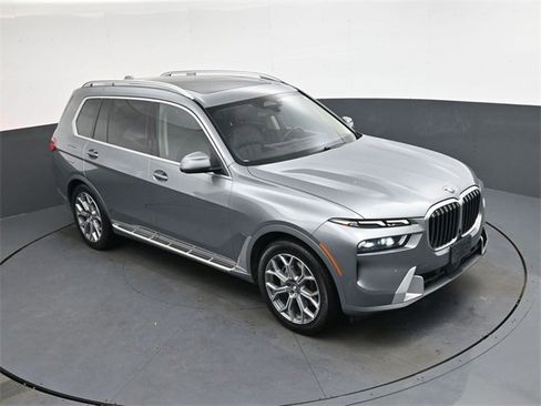 Used 2024 BMW X7 xDrive40i image 15
