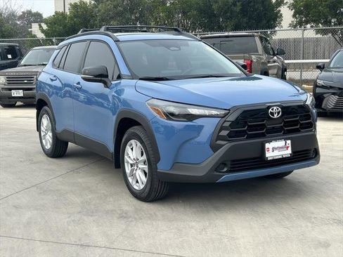 Certified 2026 Toyota Corolla Cross LE image 3