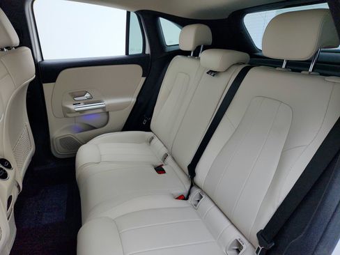 Certified 2023 Mercedes-Benz GLA 250 4MATIC w/ Premium Package image 25