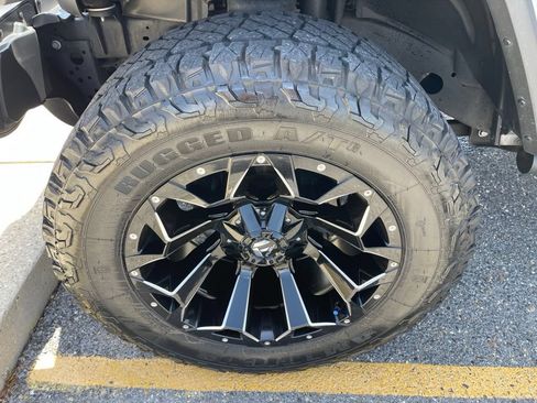 Used 2020 Jeep Wrangler Unlimited Sahara AWD/4WD image 11