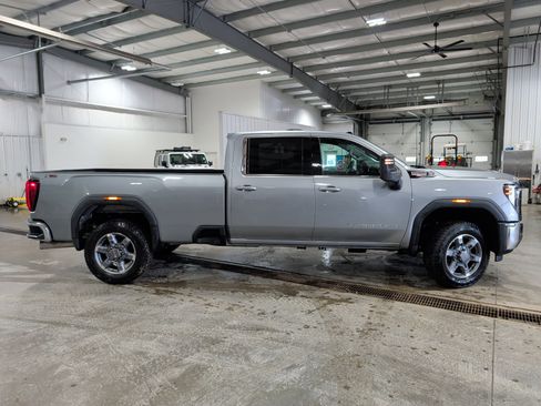 Used 2025 GMC Sierra 3500 SLE w/ SLE Value Package image 2