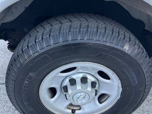 Used 2015 Chevrolet Express 3500 image 31