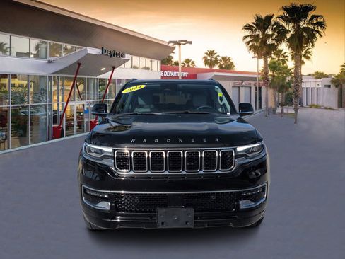 Certified 2024 Jeep Wagoneer L 4WD w/ Premium Group I image 8
