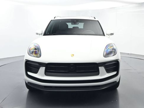 Certified 2023 Porsche Macan AWD/4WD image 18