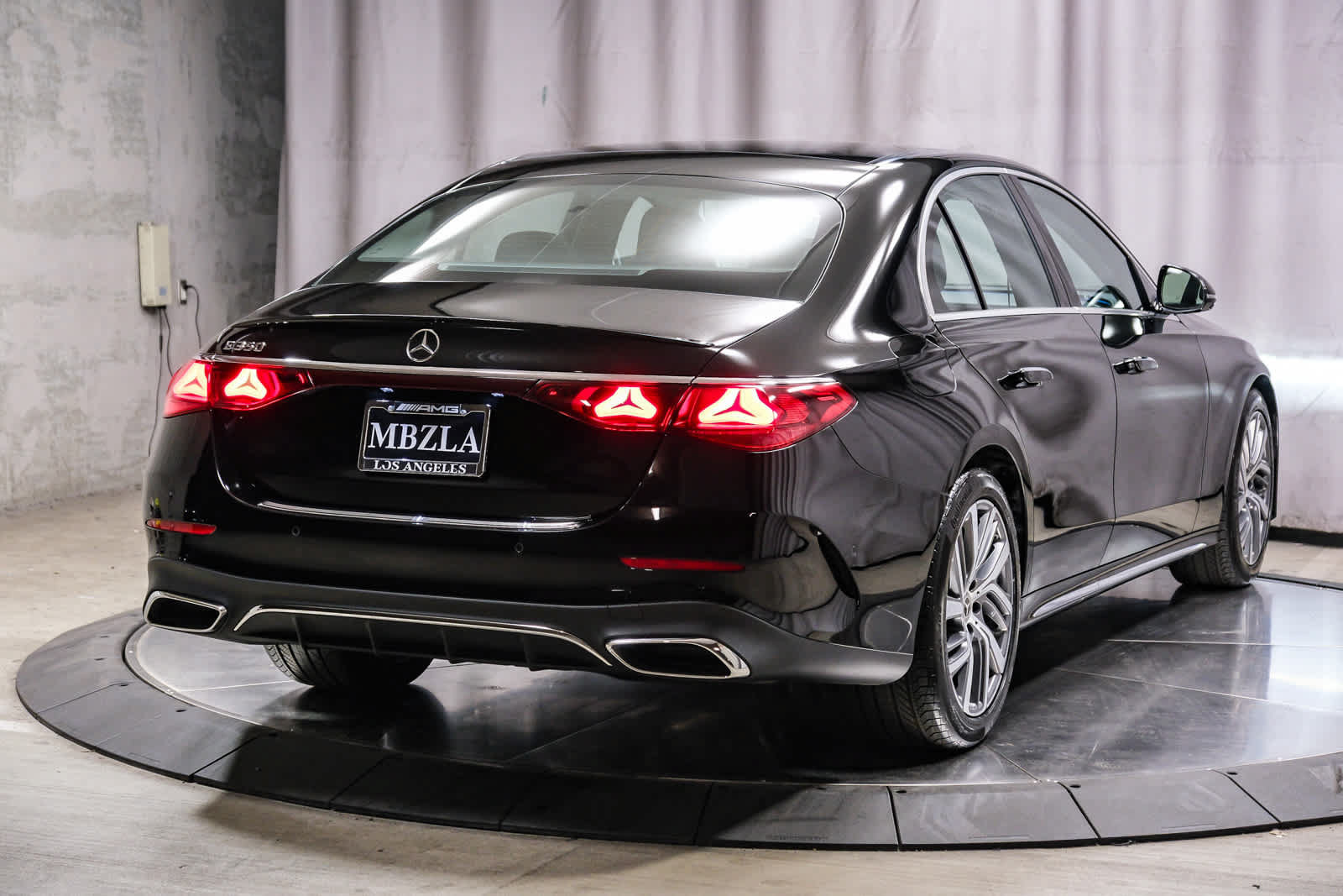 Used 2026 Mercedes-Benz E 350 Sedan image 4