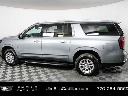 Used 2025 Chevrolet Suburban LT image 27