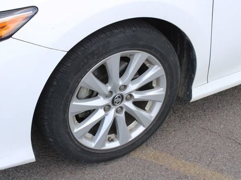 Used 2018 Toyota Camry LE FWD image 10