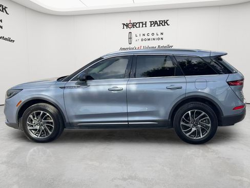 Used 2022 Lincoln Corsair FWD image 2