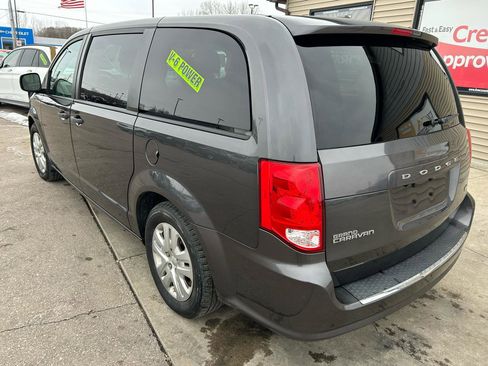 Used 2019 Dodge Grand Caravan SE w/ UConnect Hands-Free Group image 7
