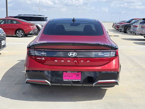 Certified 2024 Hyundai Sonata SEL w/ Convenience Package FWD image 7