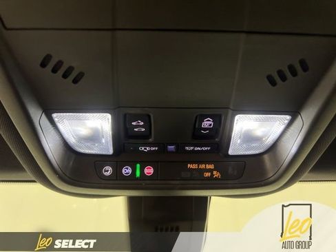 Used 2023 Chevrolet Equinox RS FWD image 29