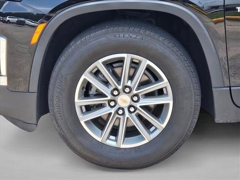 Used 2023 Chevrolet Traverse LT FWD image 14