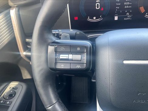 Used 2025 Hyundai Santa Fe SE FWD image 22
