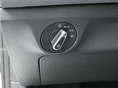 New 2026 Volkswagen Jetta SE image 18