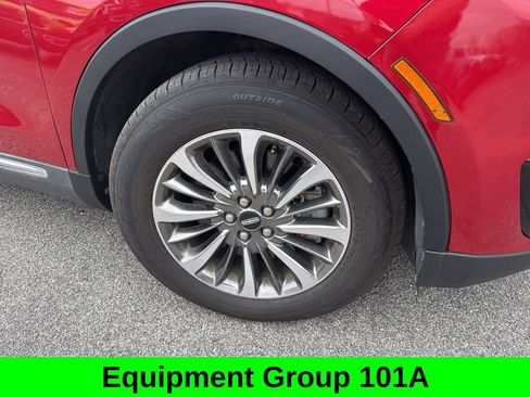 Used 2020 Lincoln Nautilus FWD w/ Equipment Group 101A image 2