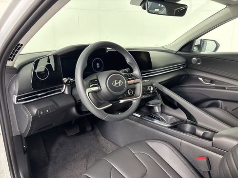 New 2026 Hyundai Elantra Limited image 15