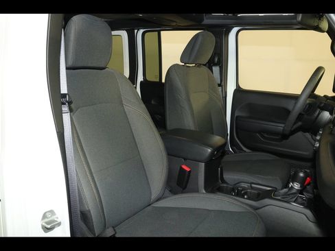 Used 2024 Jeep Wrangler Unlimited AWD/4WD image 26