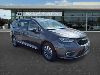 Used 2023 Chrysler Pacifica Limited