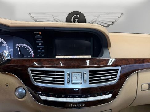 Used 2010 Mercedes-Benz S 550 4MATIC image 21