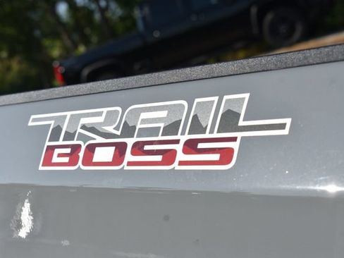 Used 2024 Chevrolet Silverado 1500 LT Trail Boss w/ Convenience Package II AWD/4WD image 14