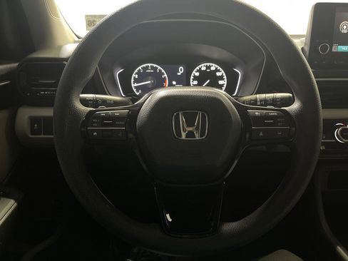 Used 2023 Honda Pilot LX image 14