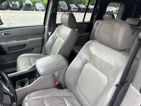 Used 2011 Honda Pilot Touring image 4