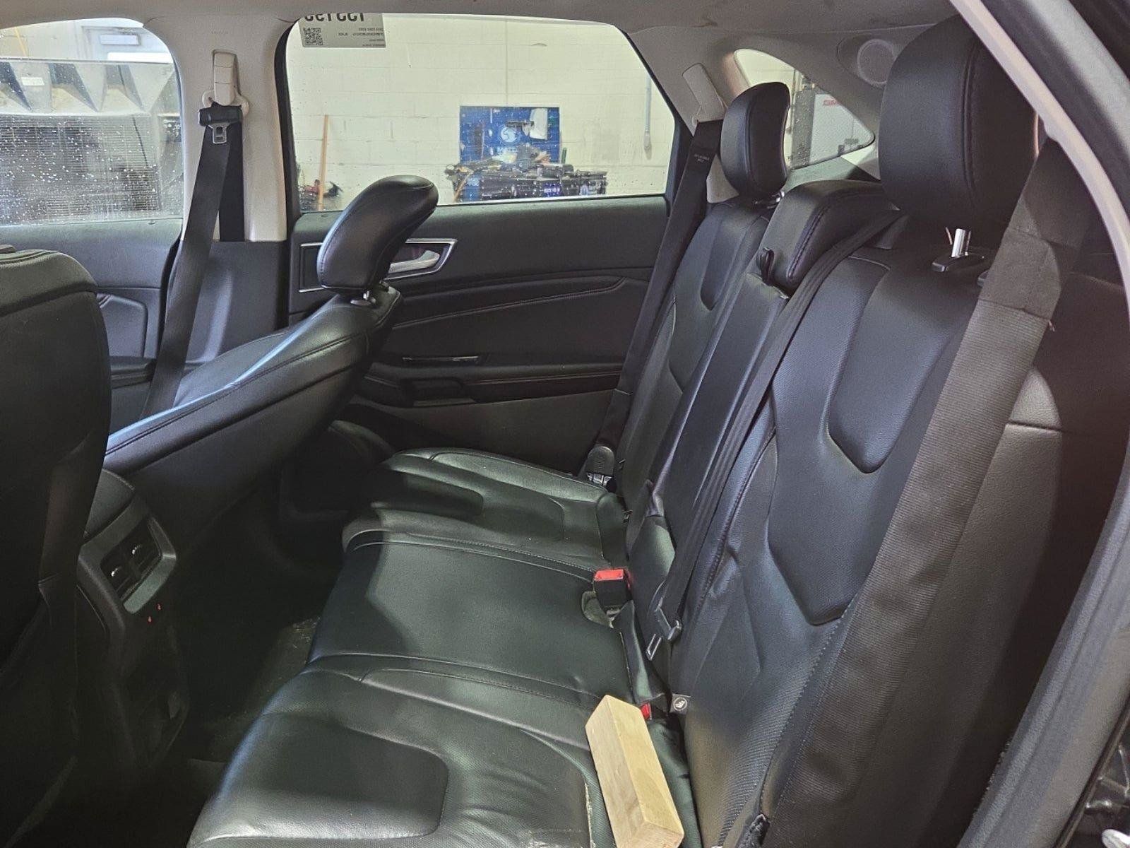 Used 2018 Ford Edge Titanium w/ Equipment Group 302A FWD image 7