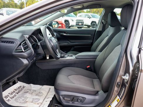 Used 2023 Toyota Camry LE FWD image 9