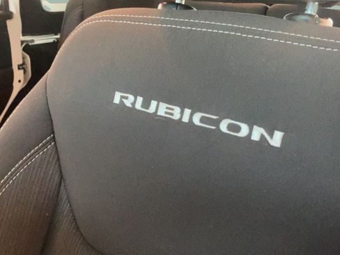 Used 2017 Jeep Wrangler Unlimited Rubicon w/ Connectivity Group AWD/4WD image 20