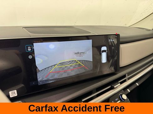Used 2026 Hyundai Santa Fe SEL FWD image 3
