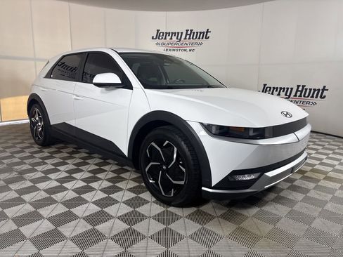 Used 2024 Hyundai Ioniq 5 SEL AWD/4WD image 3