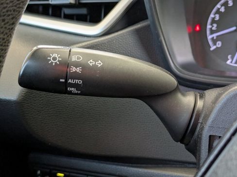 Used 2020 Toyota Corolla LE FWD image 7