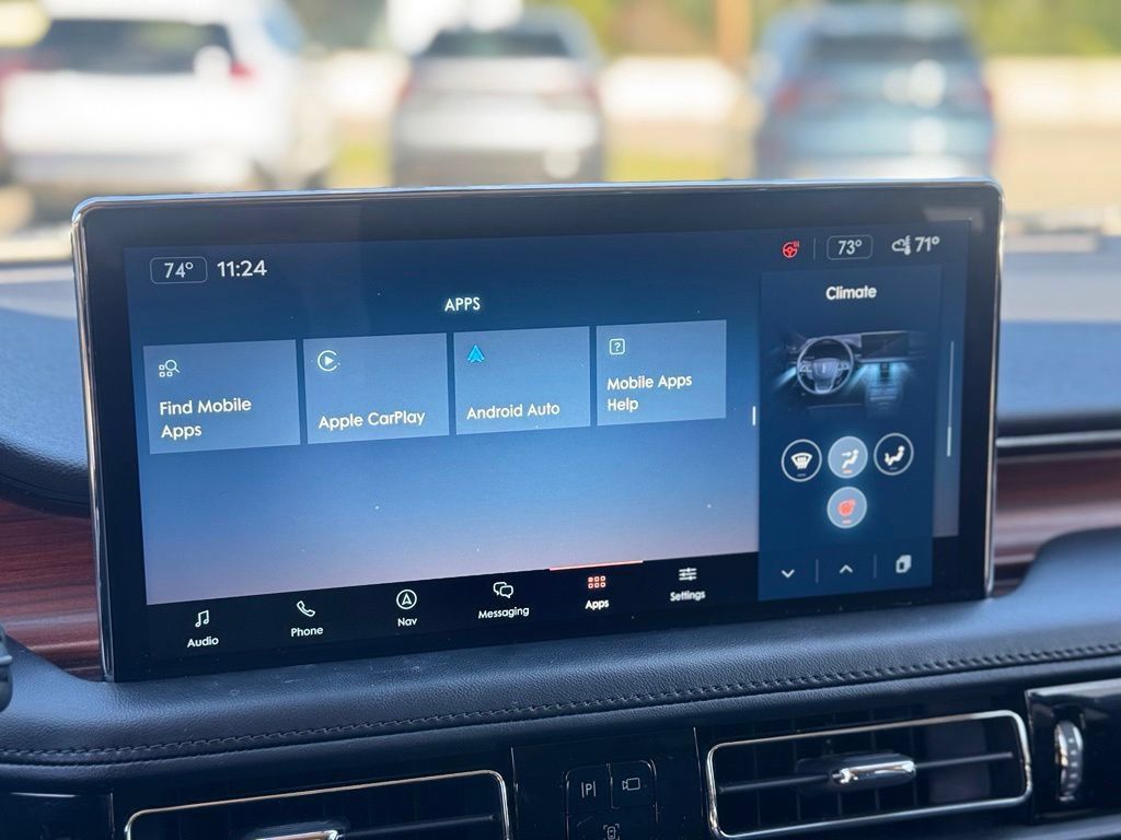 Used 2023 Lincoln Nautilus Reserve AWD/4WD image 19