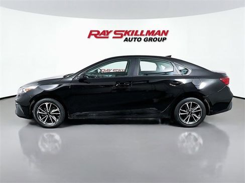 Used 2023 Kia Forte LXS image 4
