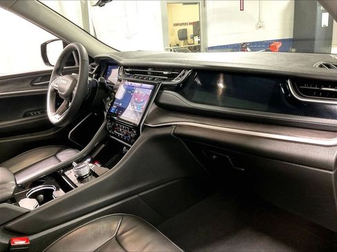 Used 2023 Jeep Grand Cherokee 4WD 4xe w/ Luxury Tech Group II image 14