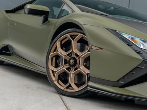 Used 2023 Lamborghini Huracan Tecnica image 44