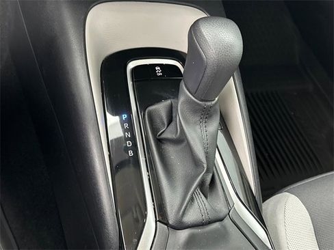 Certified 2025 Toyota Corolla LE image 25